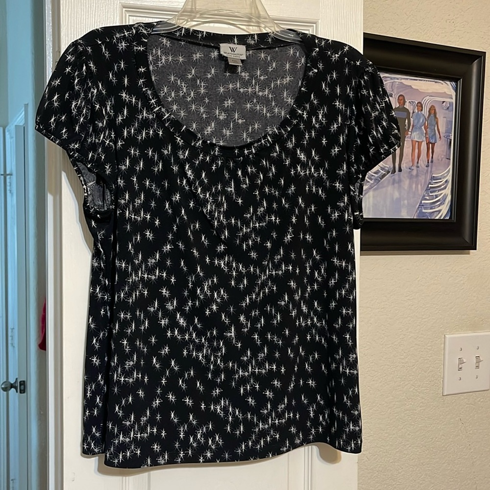 Stretchy scoop neck blouse with sparkle design